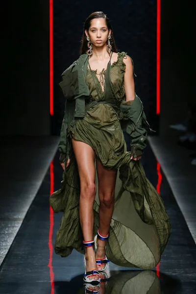 Look 13